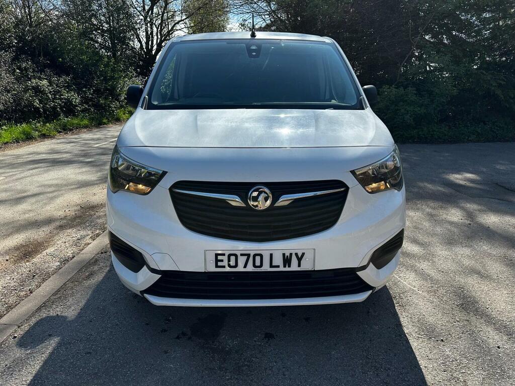 Vauxhall Combo 1.5 Turbo D 2300 Sportive Crew Van L2 Euro 6 Ss EO70LWY White #2