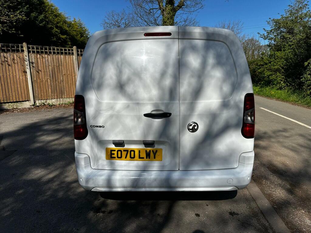 Vauxhall Combo 1.5 Turbo D 2300 Sportive Crew Van L2 Euro 6 Ss EO70LWY White #5