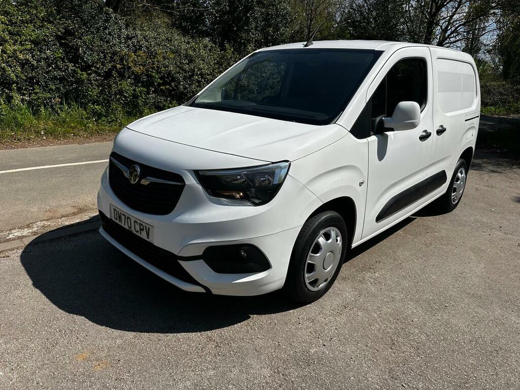 Vauxhall Combo 1.5 Turbo D 2300 Sportive L1 H1 Euro 6 DW70CPV White #3