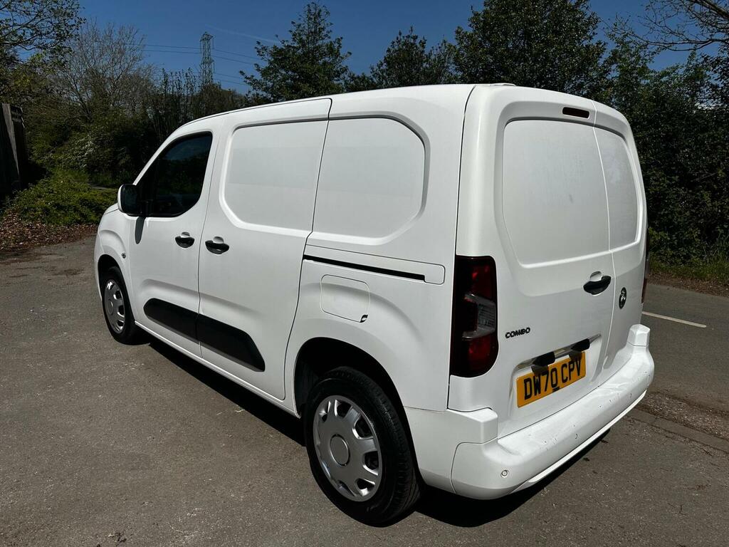 Vauxhall Combo 1.5 Turbo D 2300 Sportive L1 H1 Euro 6 DW70CPV White #4