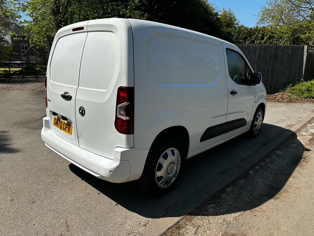 Vauxhall Combo 1.5 Turbo D 2300 Sportive L1 H1 Euro 6 DW70CPV White #6