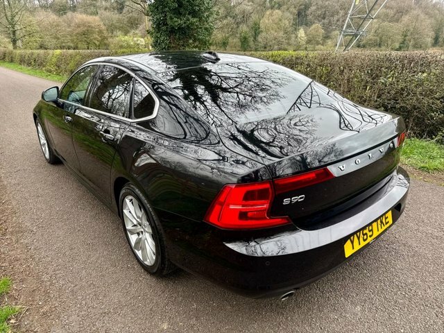 Volvo S90 2.0 T4 Momentum Plus Saloon E YY69TKE Black #3