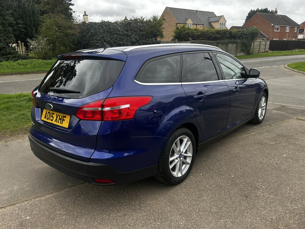 Ford Focus Estate 1.6 Tdci Zetec 2015 AO15XHF Blue #5
