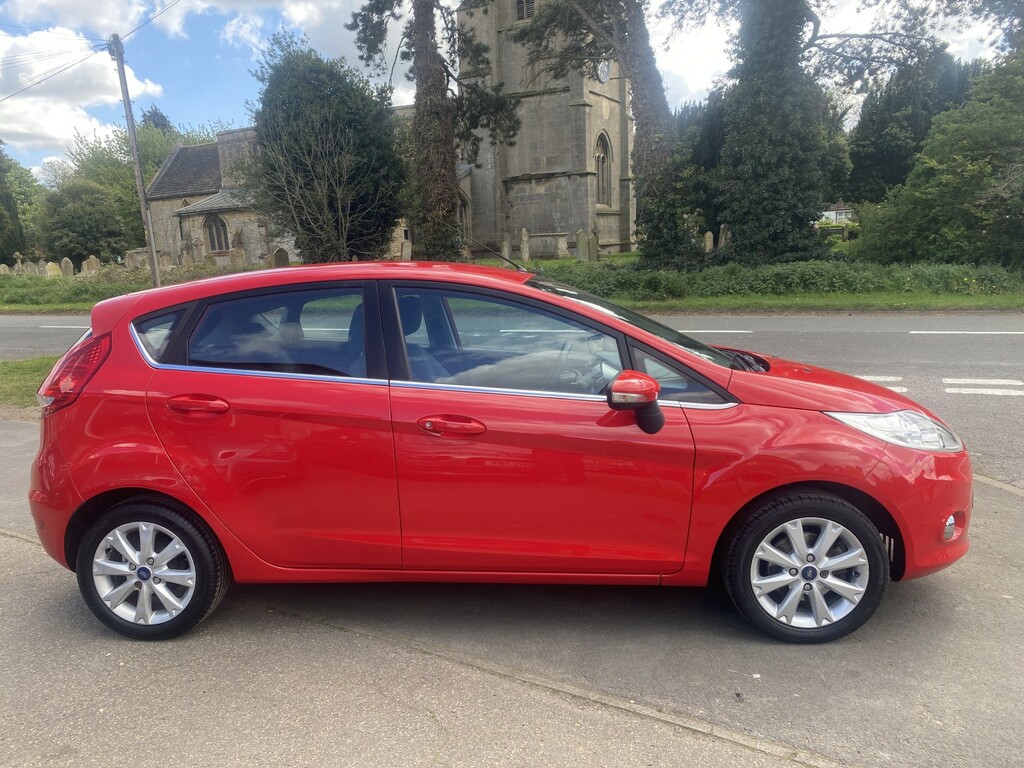 Ford Fiesta Hatchback 1.4 Zetec 2011 BF11KBP Red #6