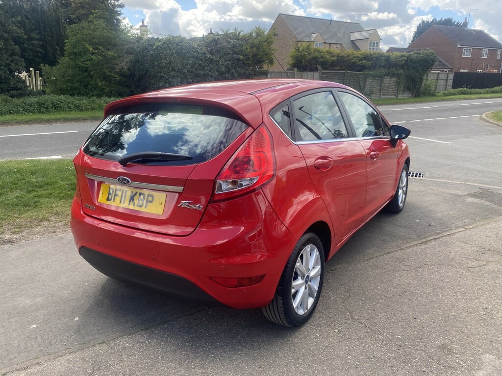 Ford Fiesta Hatchback 1.4 Zetec 2011 BF11KBP Red #5