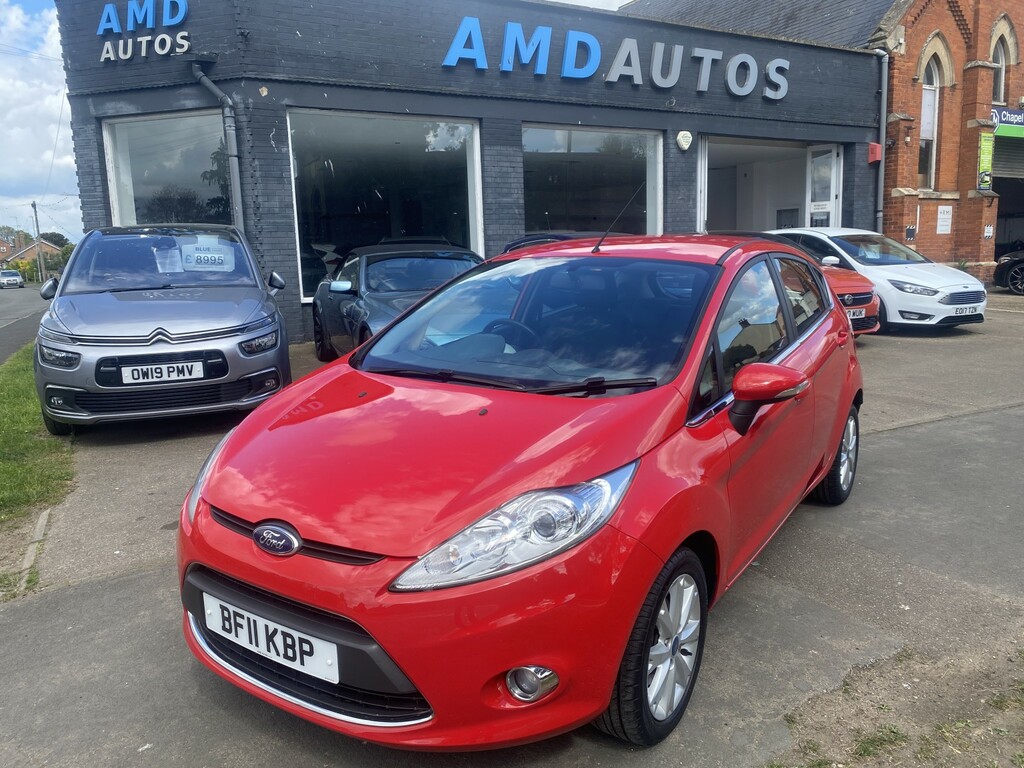 Ford Fiesta Hatchback 1.4 Zetec 2011 Red