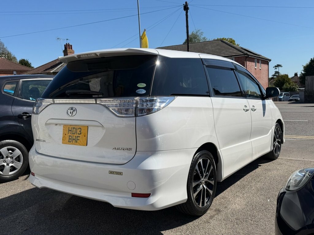 Toyota Estima Mpv White #4