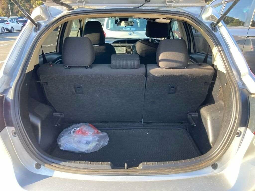 Toyota Vitz Hatchback 201767 White #8