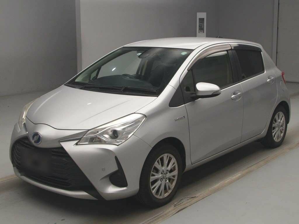 Toyota Vitz Hatchback Silver #2