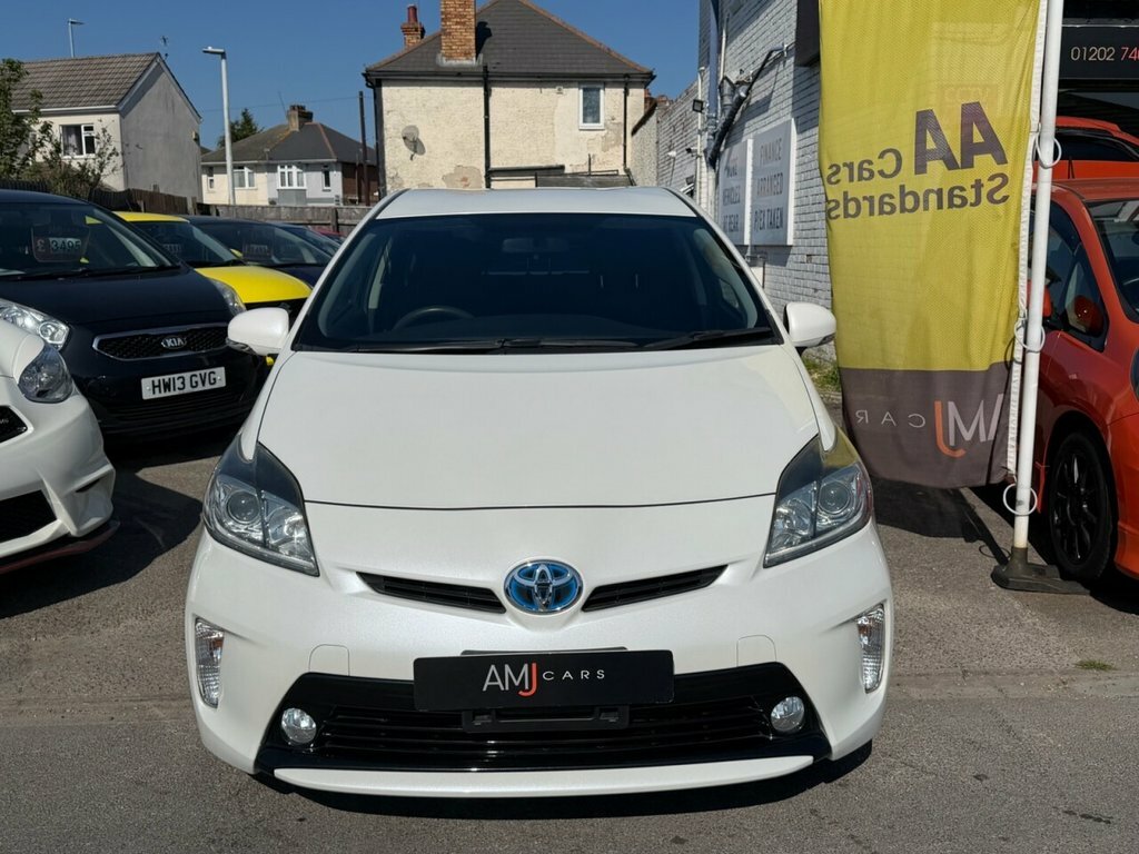 Toyota Prius Hatchback HF65DVW White #2