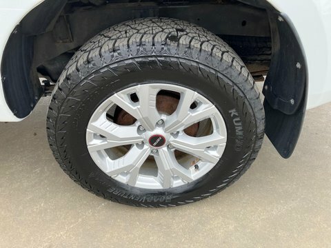 Isuzu D-Max Isuzu D-max BT73YYF White #4