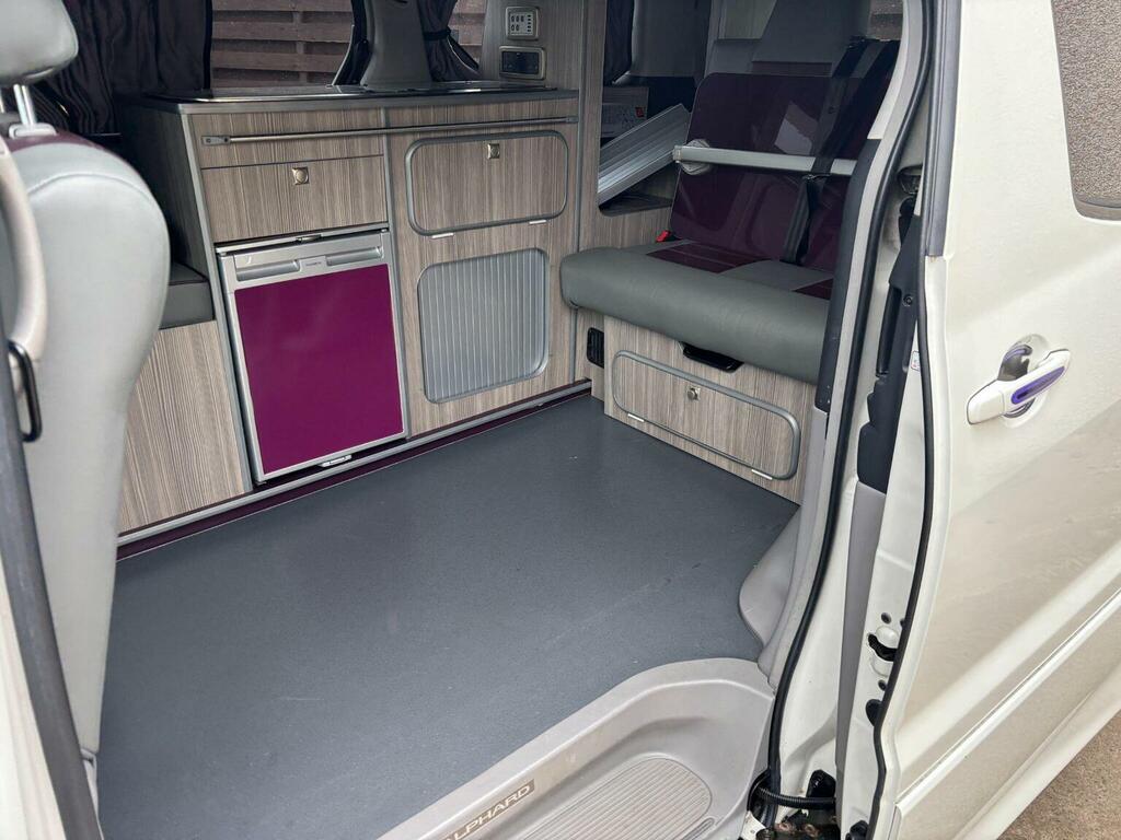 Toyota Alphard Motorhome 200404 White #4