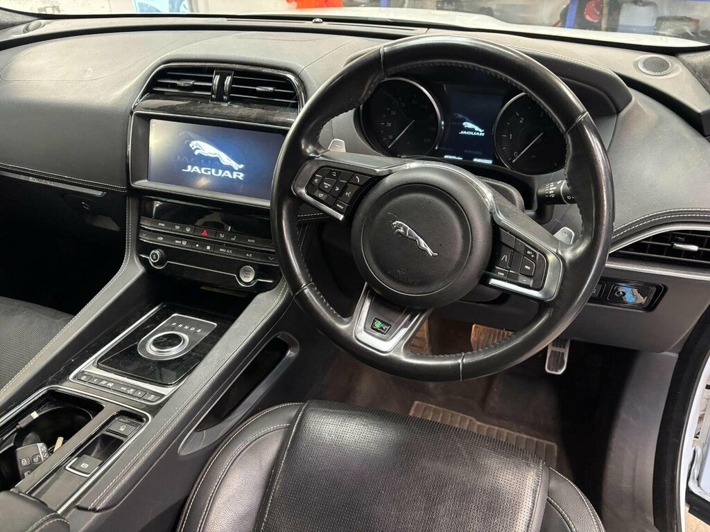 Jaguar F-Pace Suv 2.0 D180 R-sport Awd Euro 6 Ss 20 RM15CLM White #4