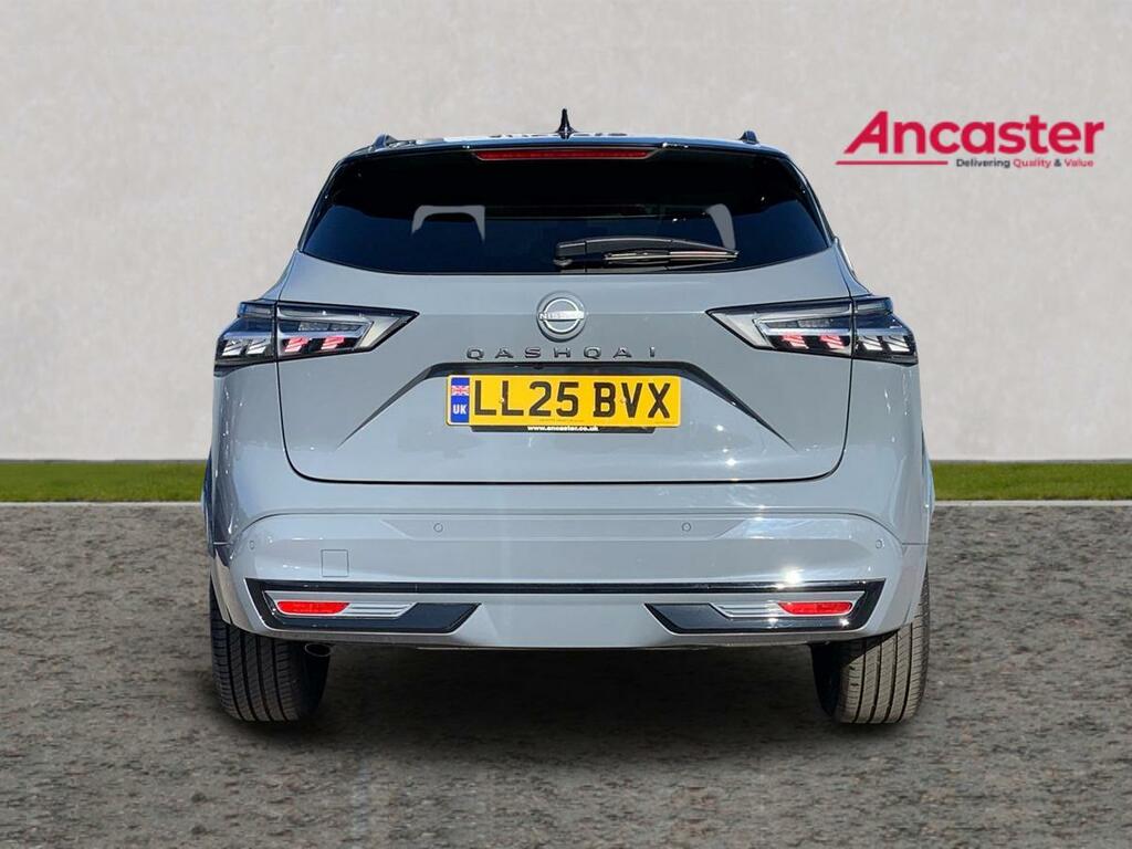 Nissan Qashqai 1.3 Dig-t Mh N-design LL25BVX Black #4