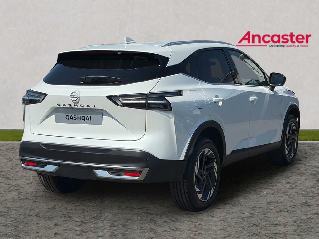 Nissan Qashqai 1.3 Dig-t Mh N-connecta Glass Roof LN26OHG White #3