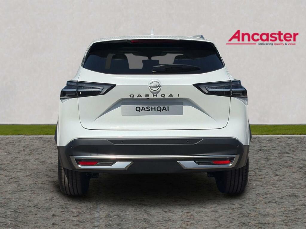 Nissan Qashqai 1.3 Dig-t Mh N-connecta Glass Roof LN26OHG White #4