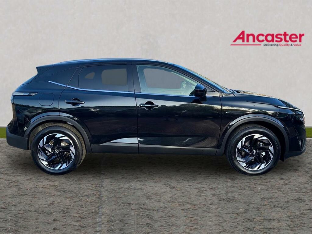 Nissan Qashqai 1.3 Dig-t Mh N-connecta Glass Roof LN26OGW Black #2