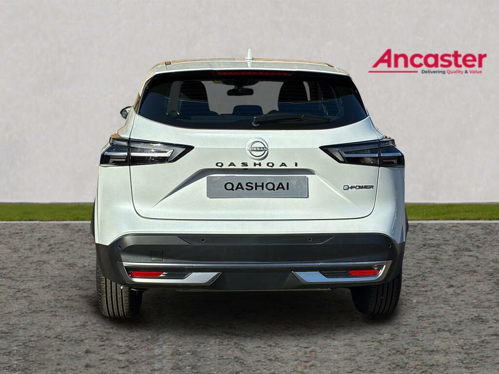 Nissan Qashqai 1.5 E-power 205 Acenta Premium LV26FWT White #4
