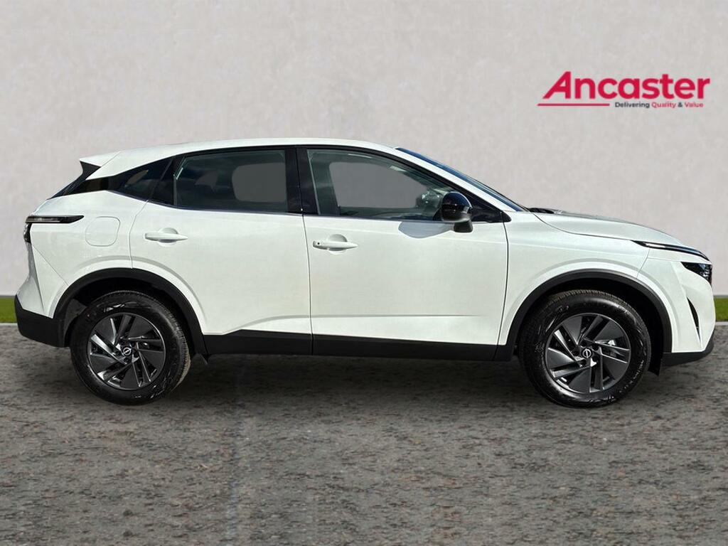 Nissan Qashqai 1.5 E-power 205 Acenta Premium LV26FWT White #2