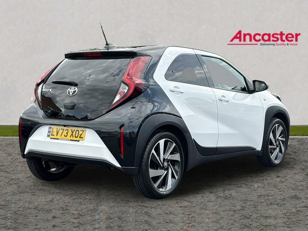 Toyota Aygo X 1.0 Vvt-i Edge LV73XOZ White #3