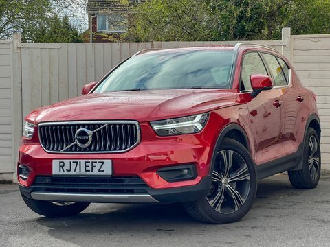 Volvo XC40 1.5 T5 Recharge RJ71EFZ Red #2