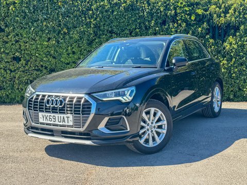Audi Q3 1.5 Tfsi Cod YK69UAT Black #2