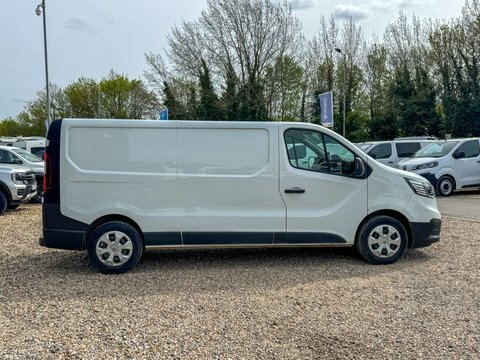 Renault Trafic Lwb L2h1 Low MT72FZJ White #5