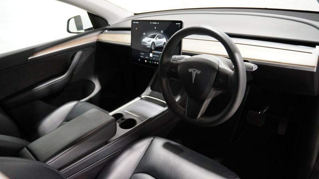Tesla Model Y Suv GJ23URV White #2