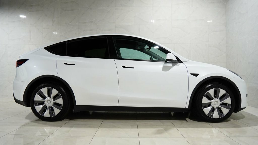 Tesla Model Y Suv GJ23URV White #6