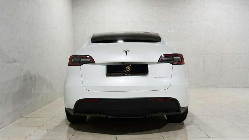 Tesla Model Y Suv GJ23URV White #4