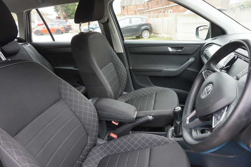 Skoda Fabia 1.2L Se L GD66UYW Black #5