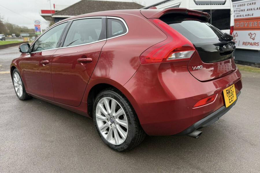Volvo V40 Hatchback HK63EEP Red #3