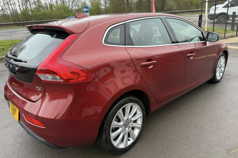 Volvo V40 Hatchback HK63EEP Red #5