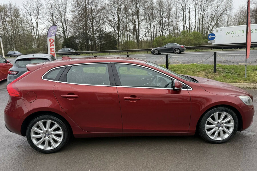 Volvo V40 Hatchback HK63EEP Red #6