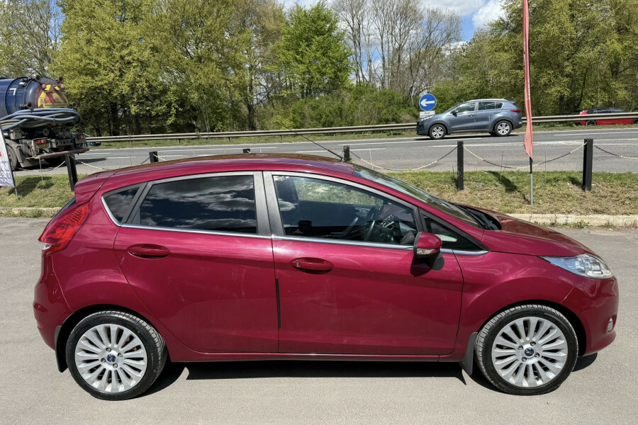 Ford Fiesta Hatchback WR60XCW Red #6