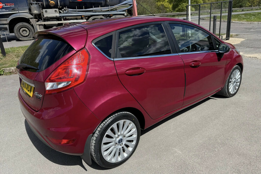 Ford Fiesta Hatchback WR60XCW Red #5