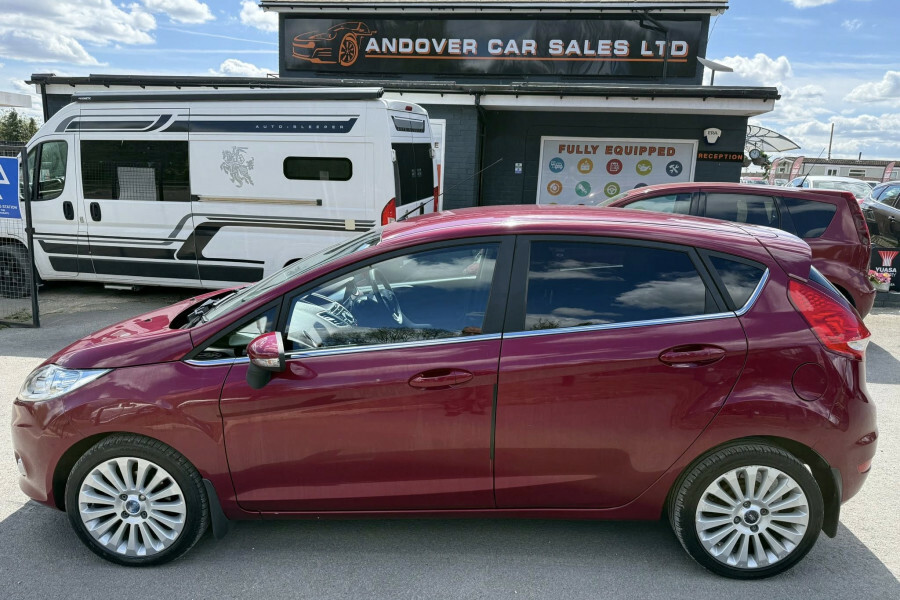 Ford Fiesta Hatchback WR60XCW Red #2