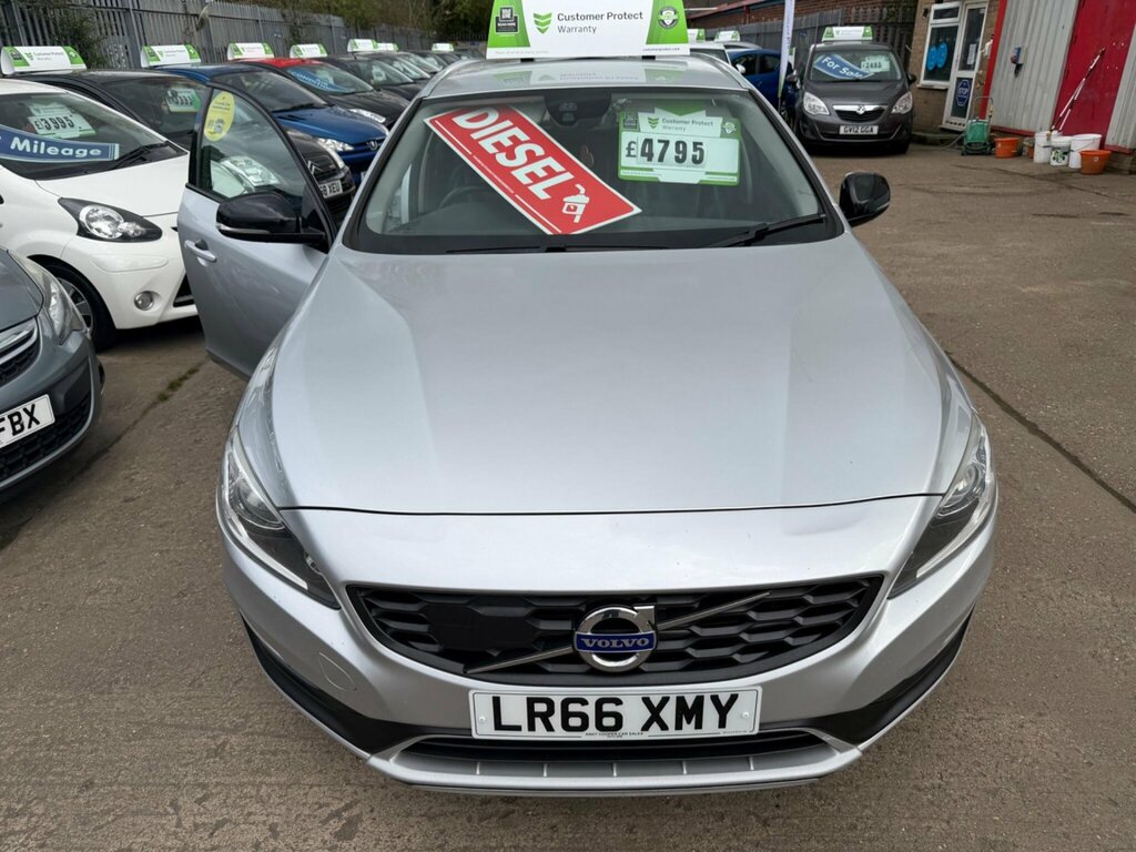 Volvo V60 2.0 D3 Se Nav Euro 6 Ss LR66XMY Silver #3