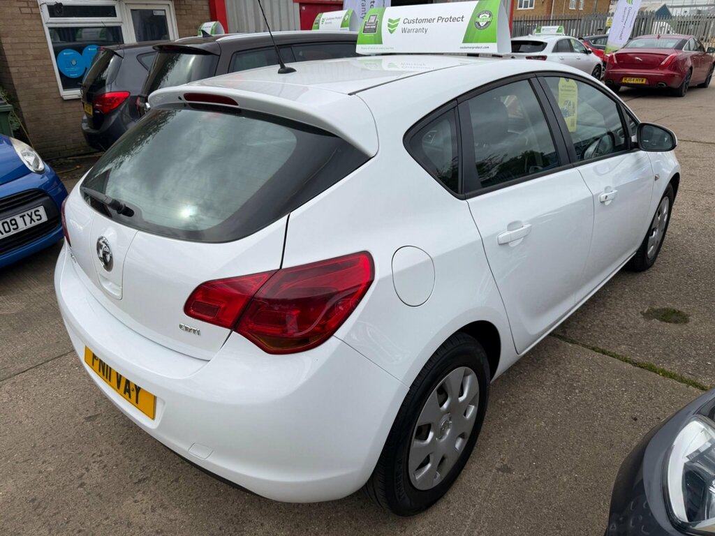 Vauxhall Astra 1.7 Cdti Ecoflex Exclusiv Euro 5 FN11VAY White #4