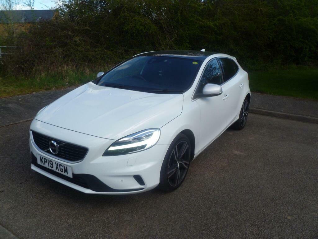 Volvo V40 2.0 D3 R-design Edition Euro 6 S S KP19XGM White #4