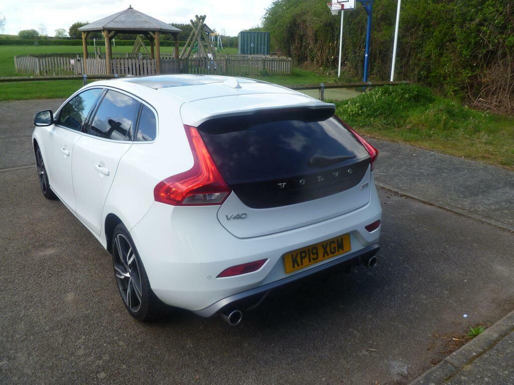 Volvo V40 2.0 D3 R-design Edition Euro 6 S S KP19XGM White #5
