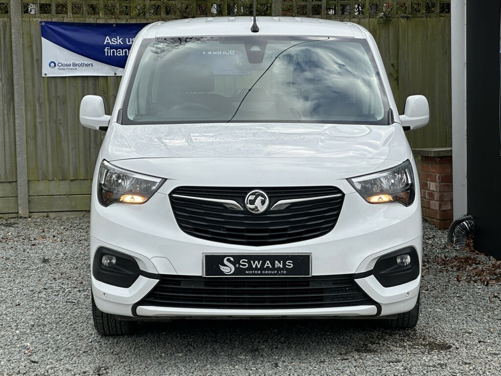 Vauxhall Combo Life Mpv 1.5 Turbo D Blueinjection Energy 202020 KM20JZW White #3