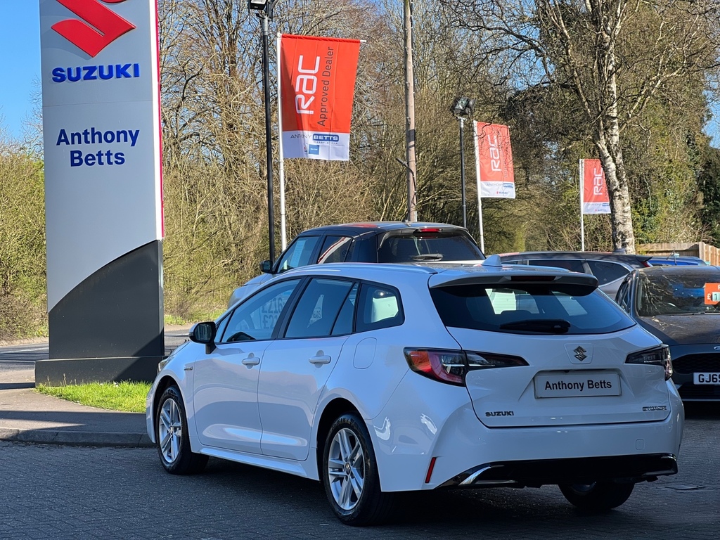 Suzuki Swace 1.8 Hybrid Motion Cvt White #6