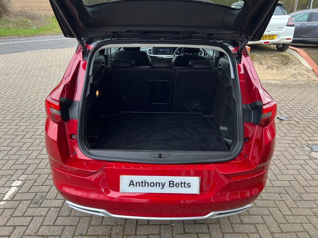 Vauxhall Grandland 1.2 Turbo Ultimate WD24KTT Red #4