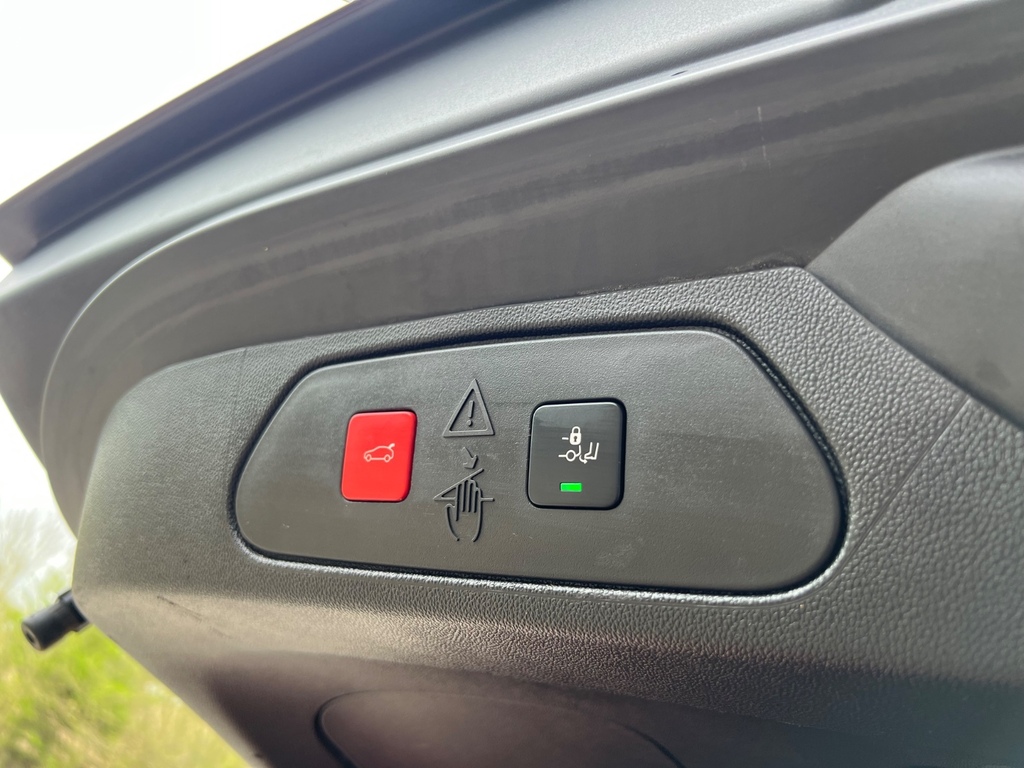 Vauxhall Grandland 1.2 Turbo Ultimate WD24KTT Red #5