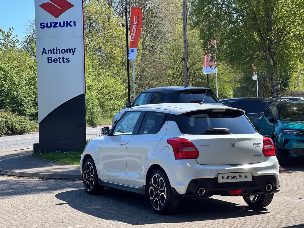 Suzuki Swift 1.4 Boosterjet 48V Hybrid Sport KN25GEK White #6