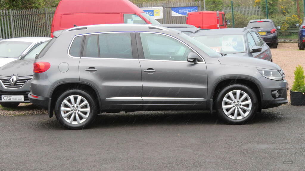 Volkswagen Tiguan 2.0 Tdi Bluemotion Tech Match 2Wd SR14LFJ Grey #2