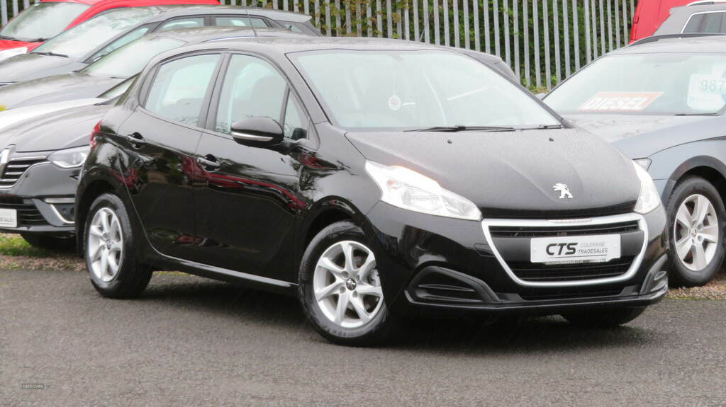 Peugeot 208 Hatchback Black #2