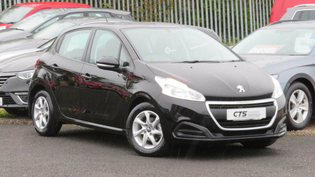 Peugeot 208 Hatchback Black #3