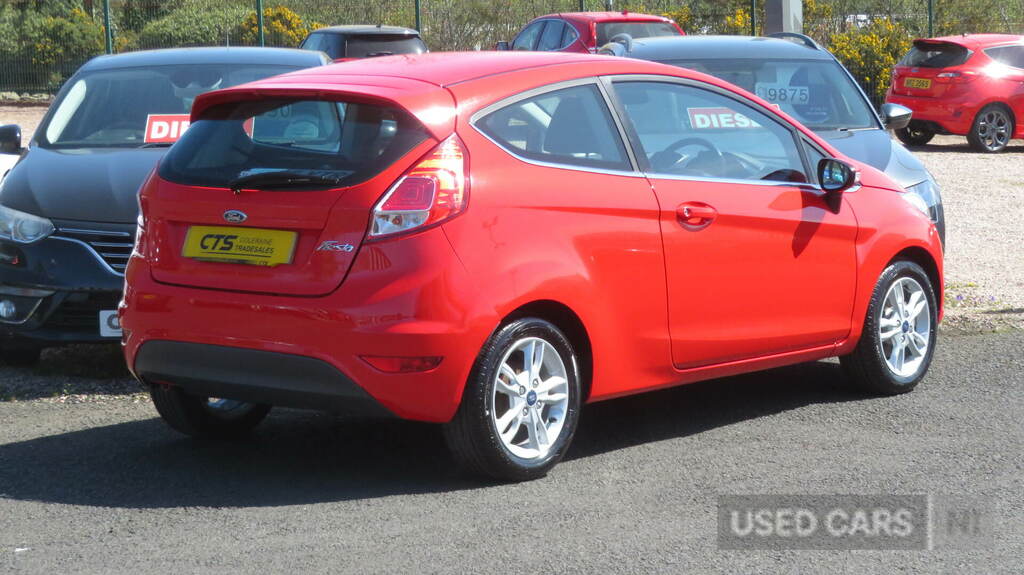 Ford Fiesta 1.25 82 Zetec SF15YTR Red #5